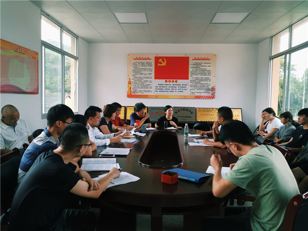 项目调研组成员同黛溪镇领导进行交流座谈.jpg