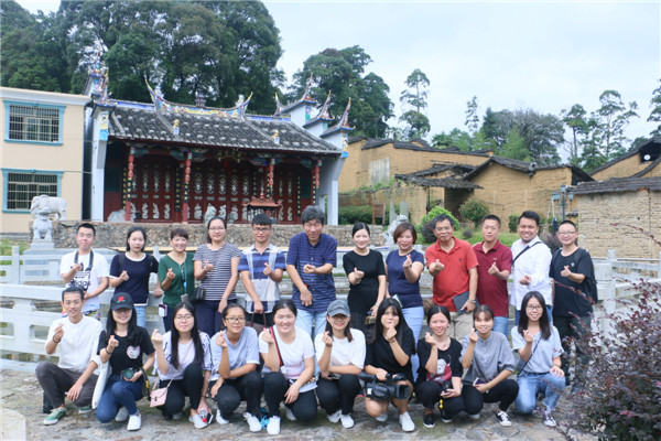 项目调研小组成员合影.JPG